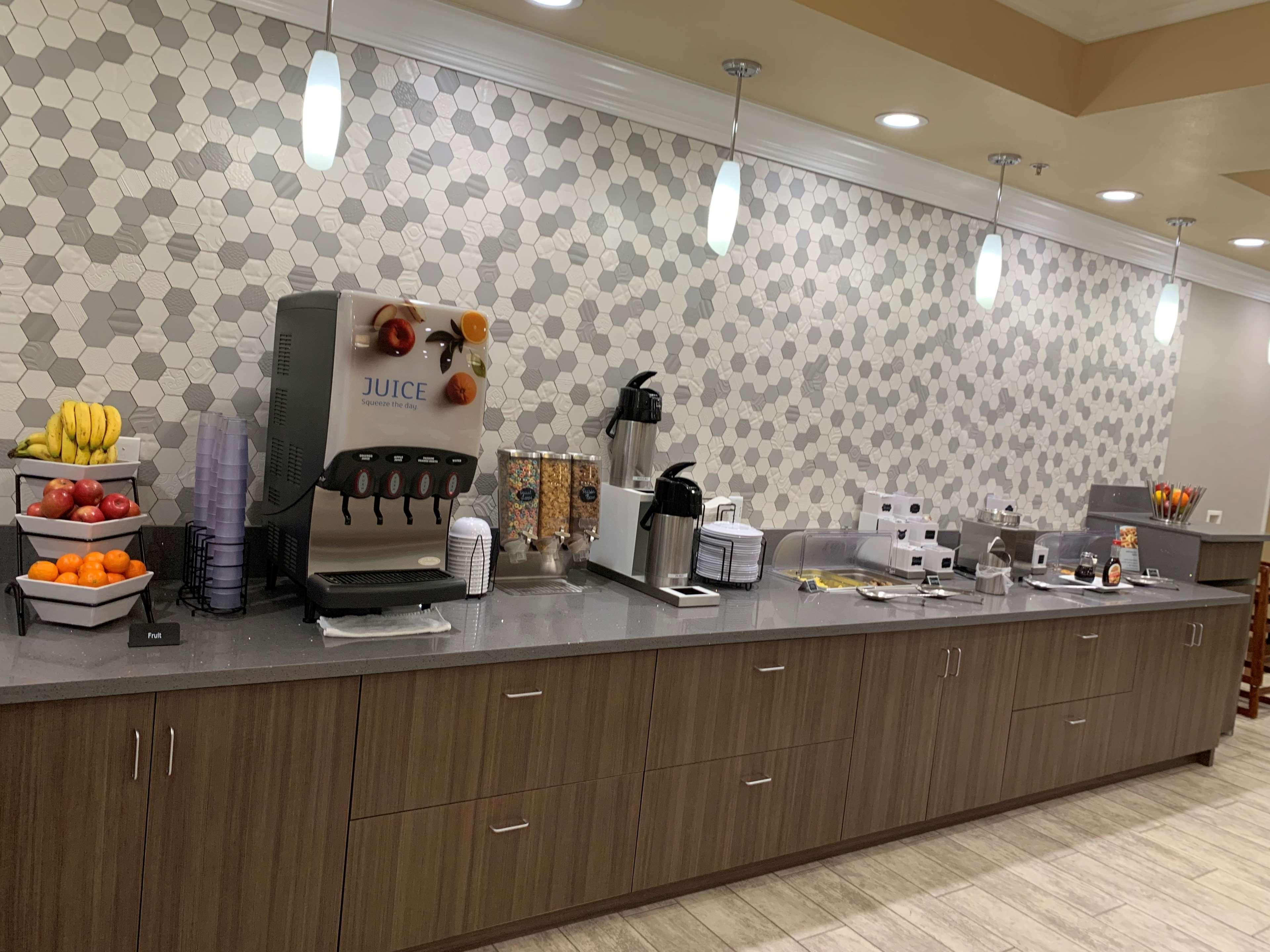 Best Western Plus Wasco Inn & Suites Exterior foto
